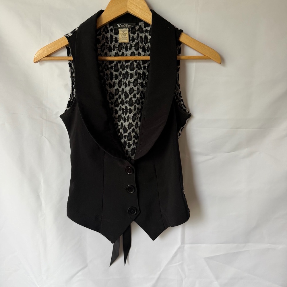 Valia Black Sleeveless Button Front Bodysuit with Leopard Print Lining